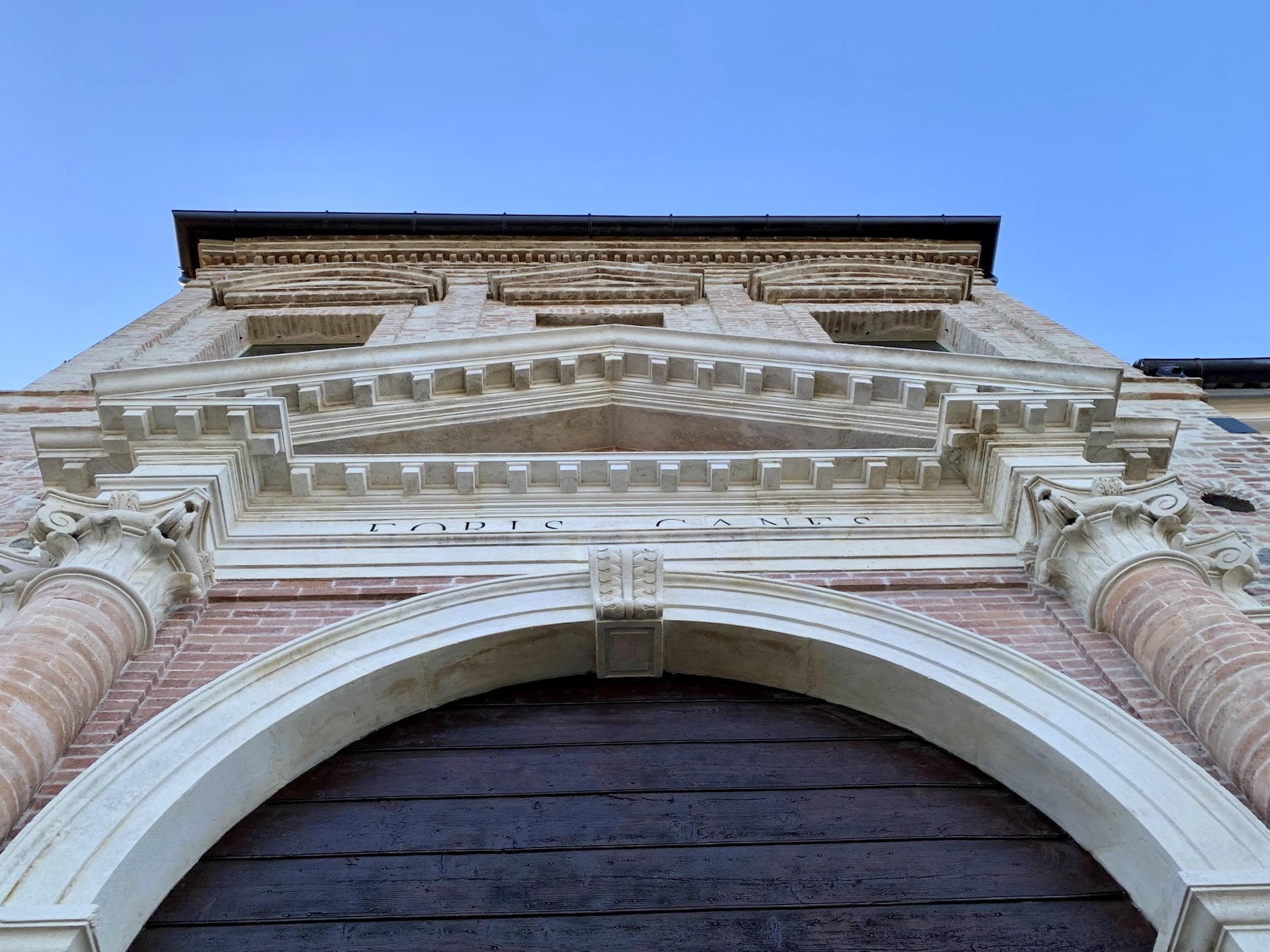 Facciata Castello San Pelagio